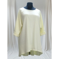 Trapezowa tunika z dłuższym tyłem i błyszczącą nitką - ecru